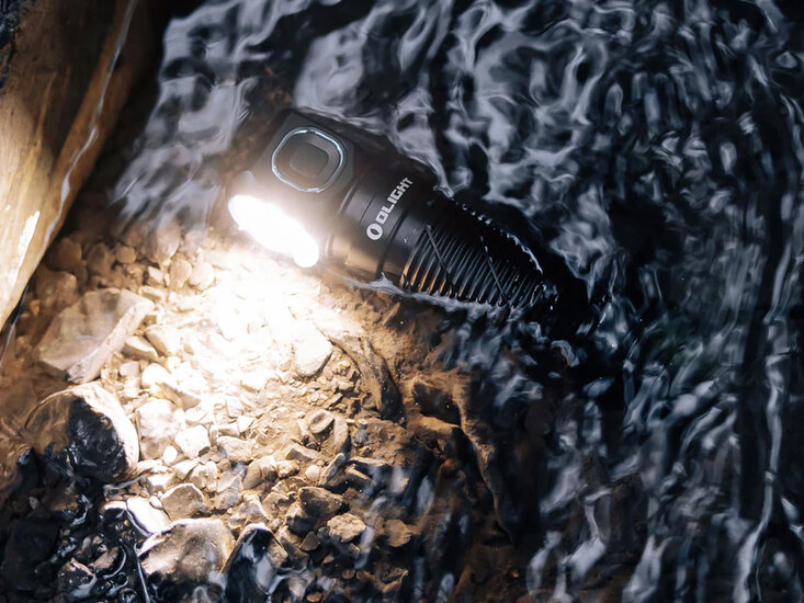 Olight Perun 3 Taschenlampe + Stirnlampe