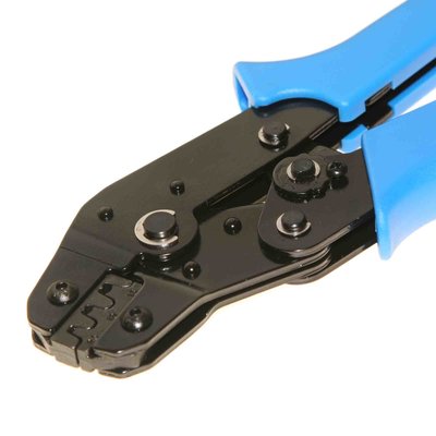 Insulated crimping tool